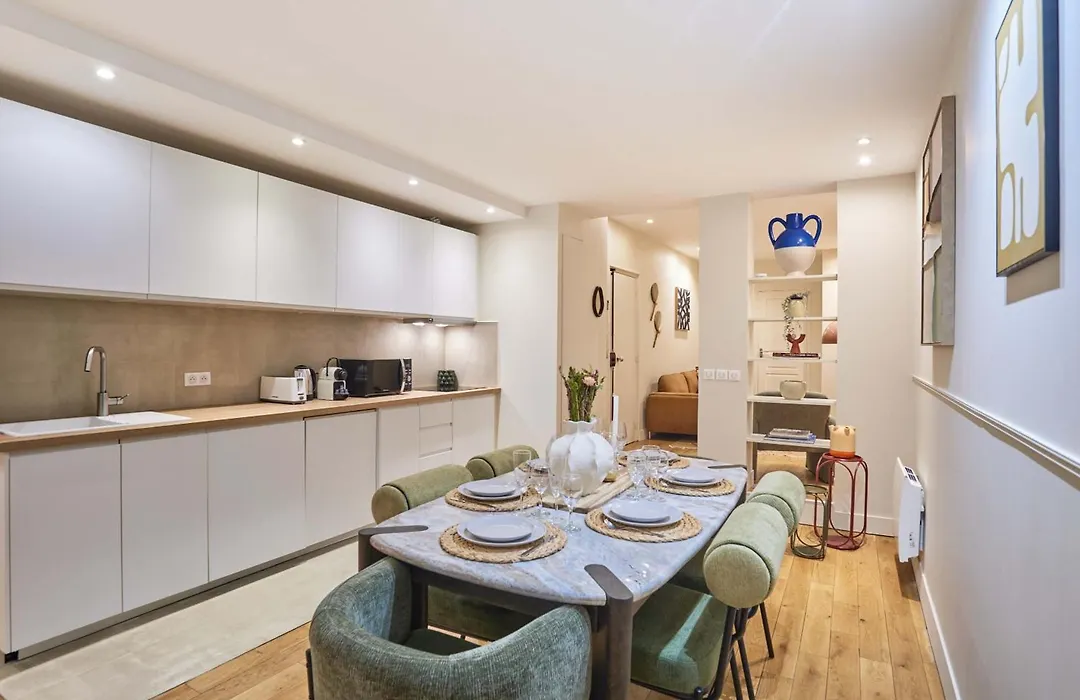 Charming Flat In The Heart Of Paris-1