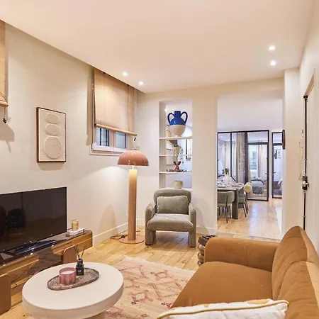 Charming Flat In The Heart Of Paris-2